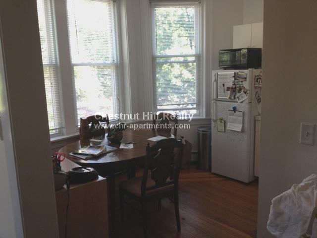 Building Photo - 1539 Beacon St