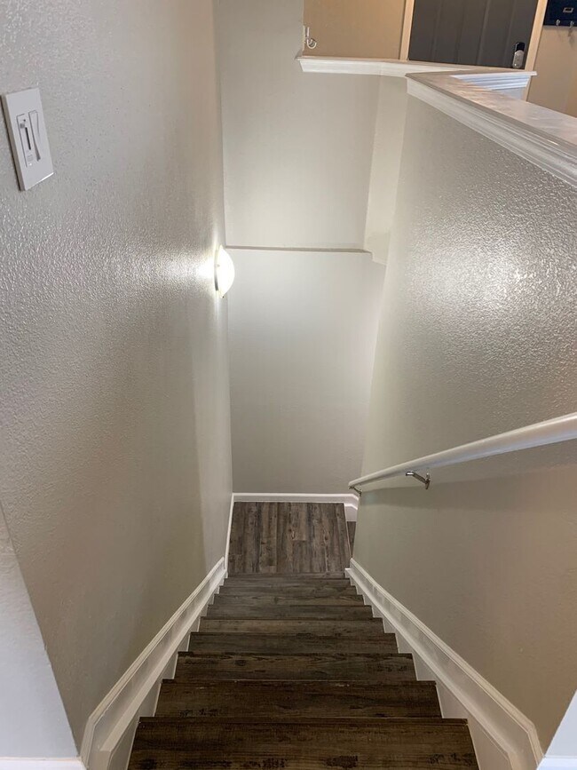 Building Photo - *STUNNING* 3 BEDROOM IN STETSON HILLS