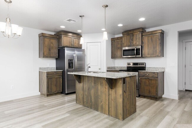 Building Photo - 3 bed / 2.5 bath / 2-car with washer/dryer/fridge 2019 built END UNIT!