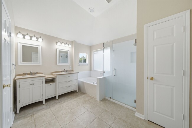 Building Photo - 14715 Plains River Dr