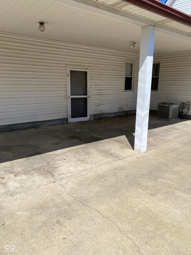 Building Photo - 1106 N Gale St