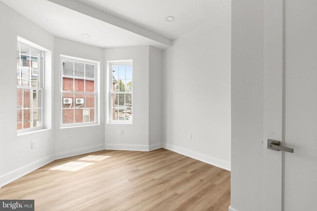 Building Photo - 5237 McKean Ave
