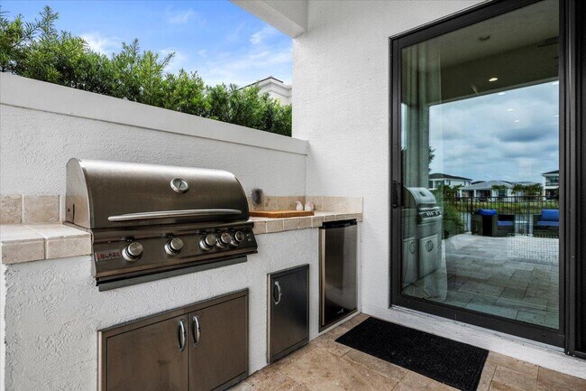 Building Photo - 13673 Artisan Cir