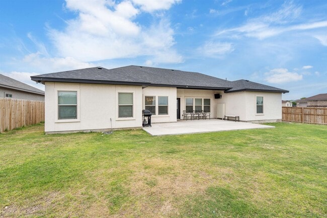 Building Photo - 423 Pitaya Ln