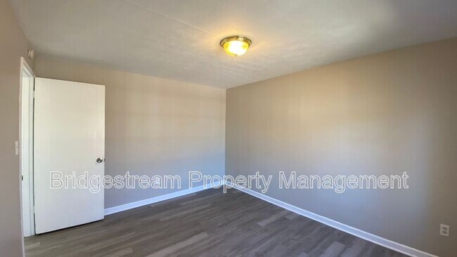 Building Photo - 167 W Hudson Ave