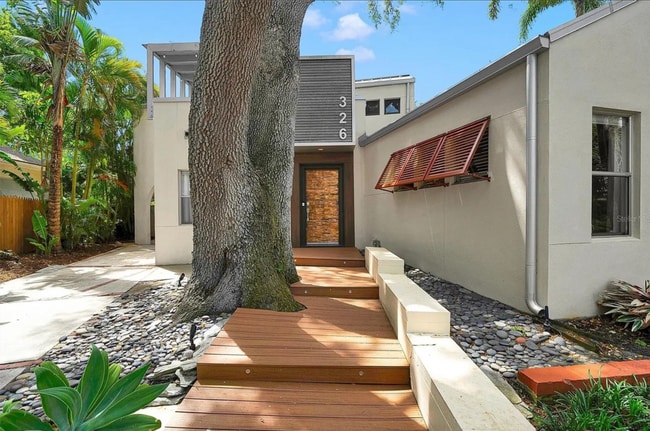 Building Photo - 326 16th Ave NE