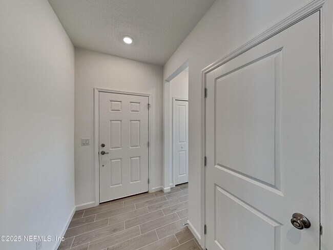 Building Photo - 2165 Windward Cay Ln