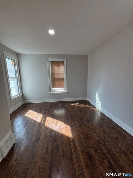 Building Photo - 509 Ogden St