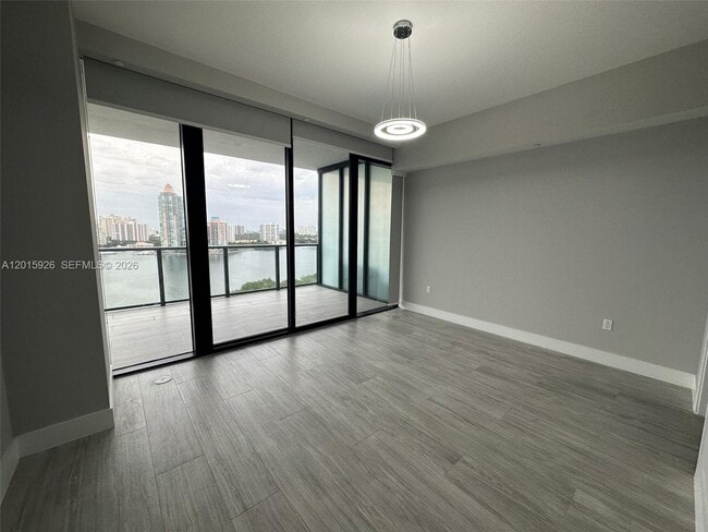 Building Photo - 5000 Island Estates Dr