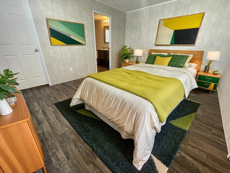 Building Photo - 38064 Leverette Ave