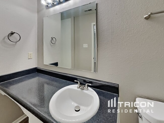 Building Photo - 2803 Redland Ln