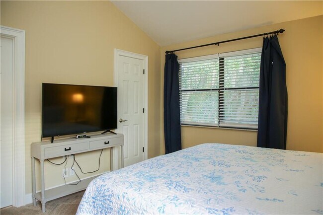 Building Photo - 1000 Sea Island Rd