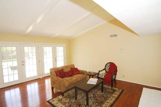 Building Photo - 3151 Kinkaid Dr