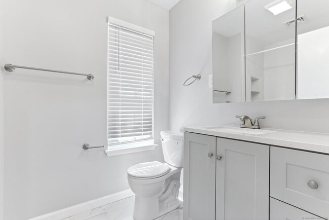 Building Photo - 48 Spyglass Cir