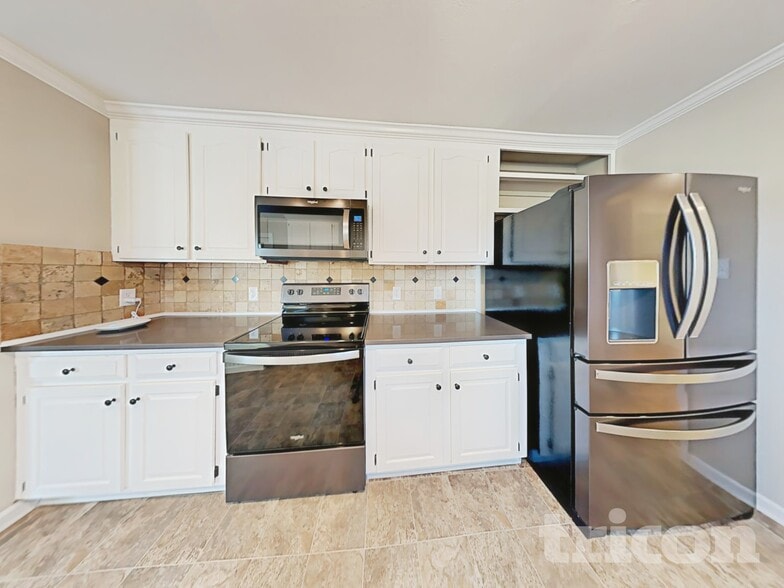 Building Photo - 137 Deercroft Dr