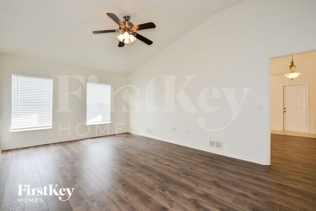 Building Photo - 1429 Lodge Terrace