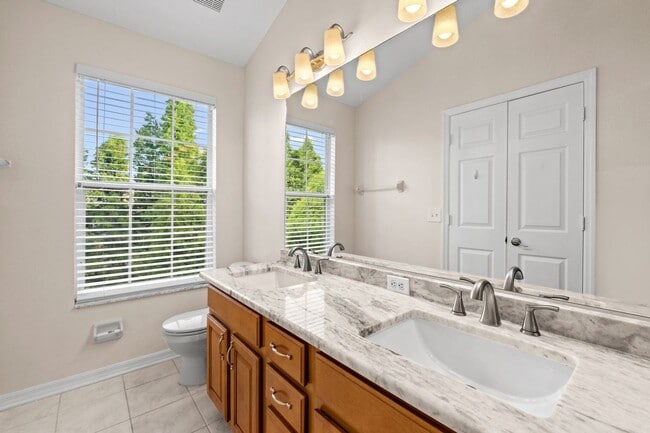 Building Photo - 3008 Bayshore Pointe Dr