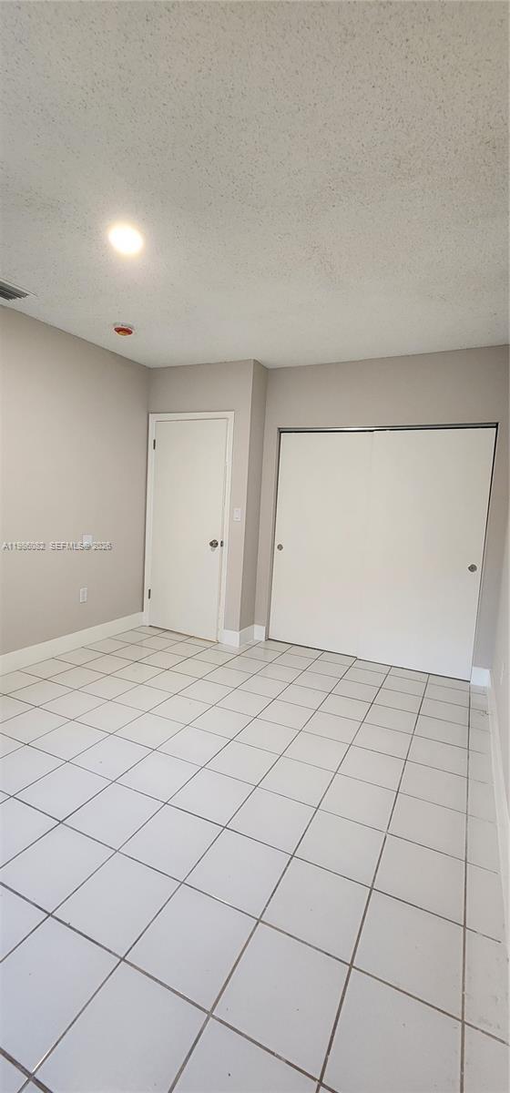 Building Photo - 800 SW 10th Ave