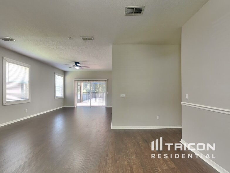 Building Photo - 20409 Sultana Ct