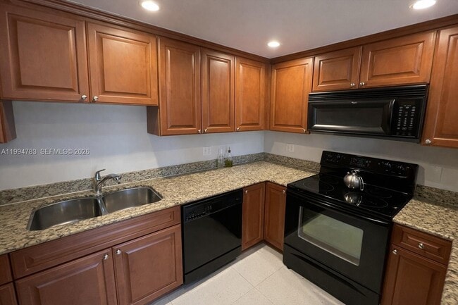 Building Photo - 101 Sidonia Ave