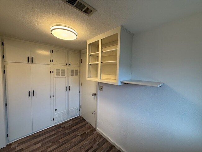 Building Photo - Spacious 3 Bedroom, 2 Bath home in Quality North Bend Neighborhood!