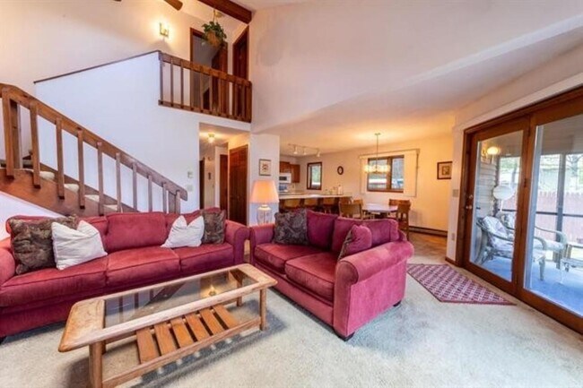 Building Photo - 15 Manor Estates Dr