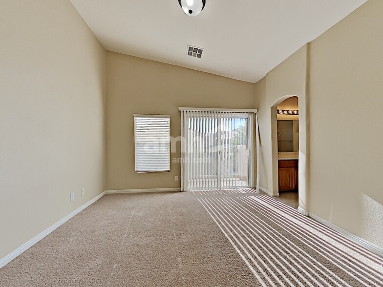 Building Photo - 9996 Aspen Rose St