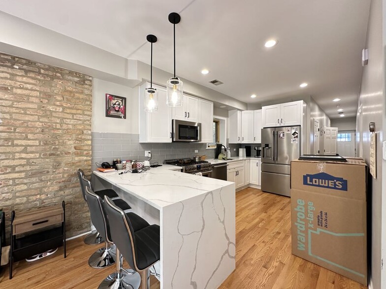 Building Photo - 1424 N Bosworth Ave