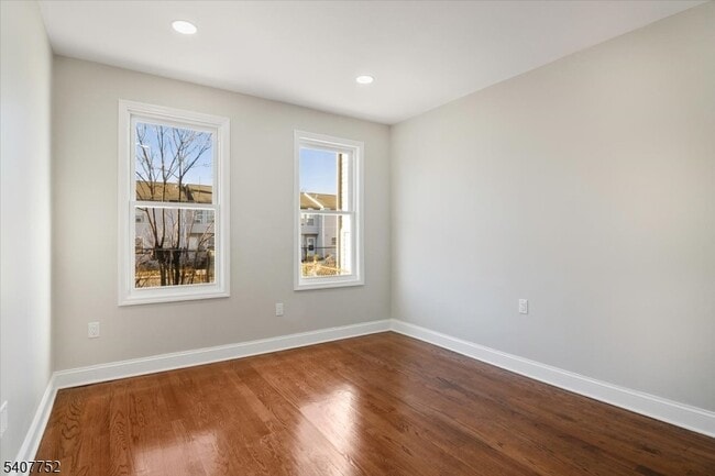 Building Photo - 579 S 12th St