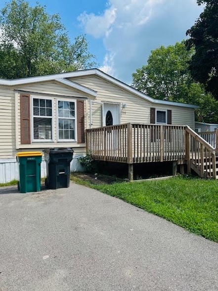 Primary Photo - 138 Maynard Cir
