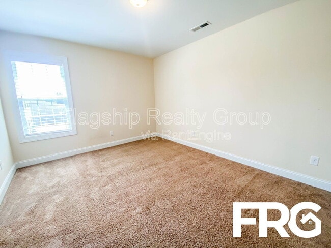 Building Photo - 112 Quail Hollow Dr