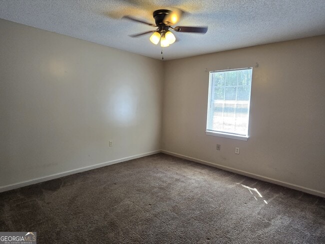 Building Photo - 403 E Lawnwood Ave
