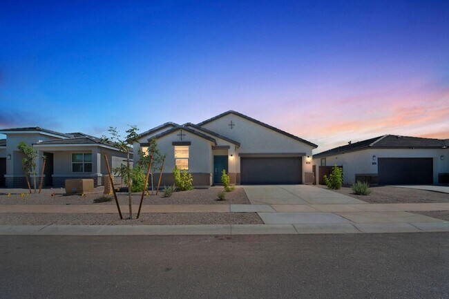 Building Photo - Charming 4BR House in Surprise