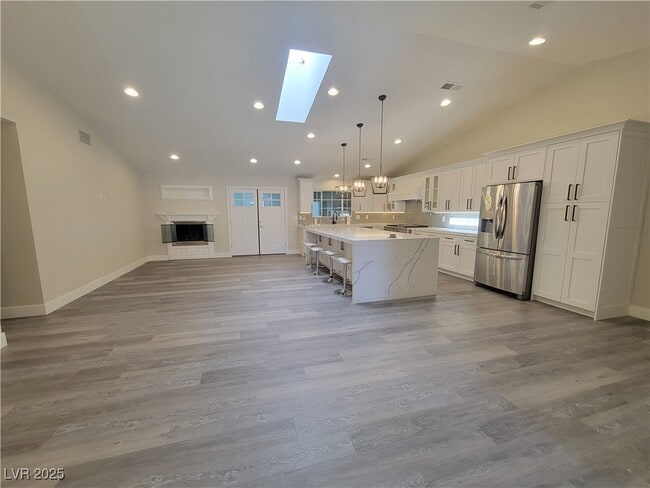 Building Photo - 5836 Corazon Dr