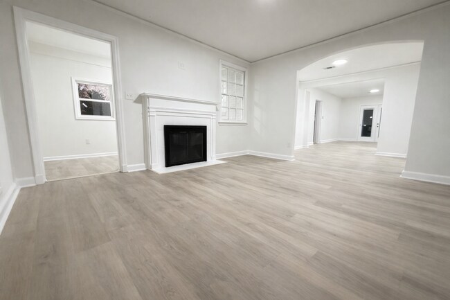 Building Photo - Fully Remodeled 3BR/2BA Home!