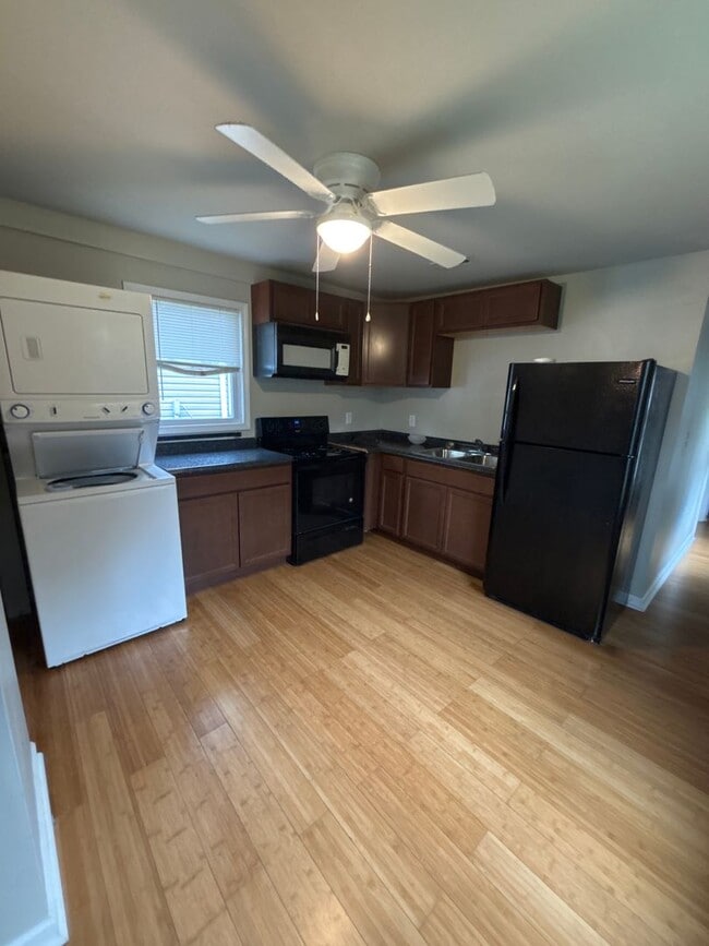 Building Photo - 606 N Upper St