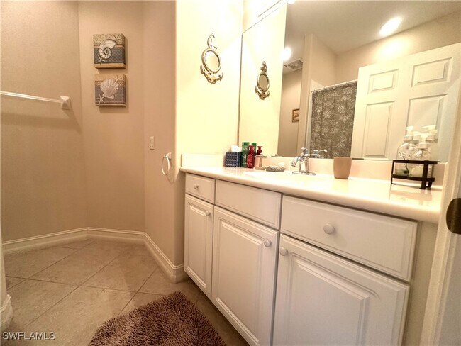 Building Photo - 1634 Tarpon Bay Dr S
