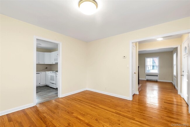 Building Photo - 19 Anstice St