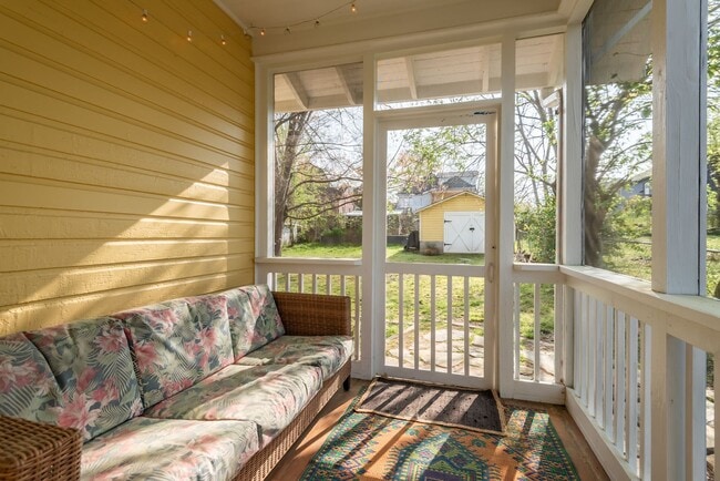 Building Photo - Gorgeous Home in Durham!