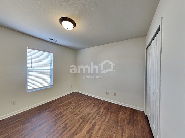 Building Photo - 8327 Rolling Meadows Ln