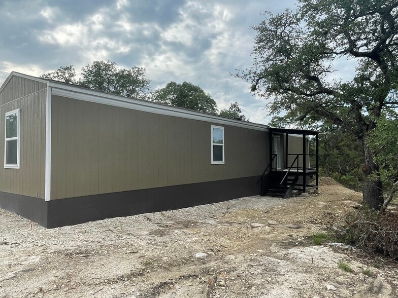 Building Photo - 459 Clay Ridge