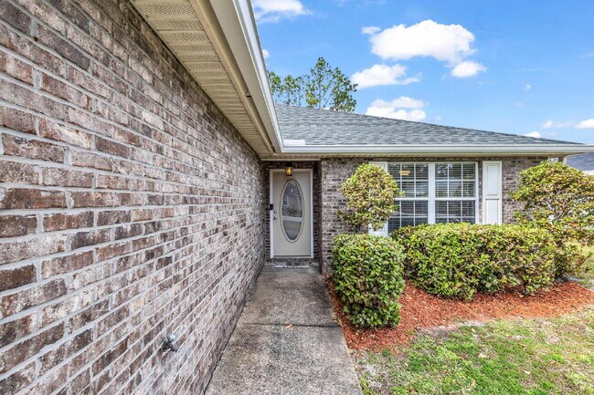 Building Photo - "Spacious 3-Bedroom Home with 2 Full Baths in the Heart of Palm Coast!"