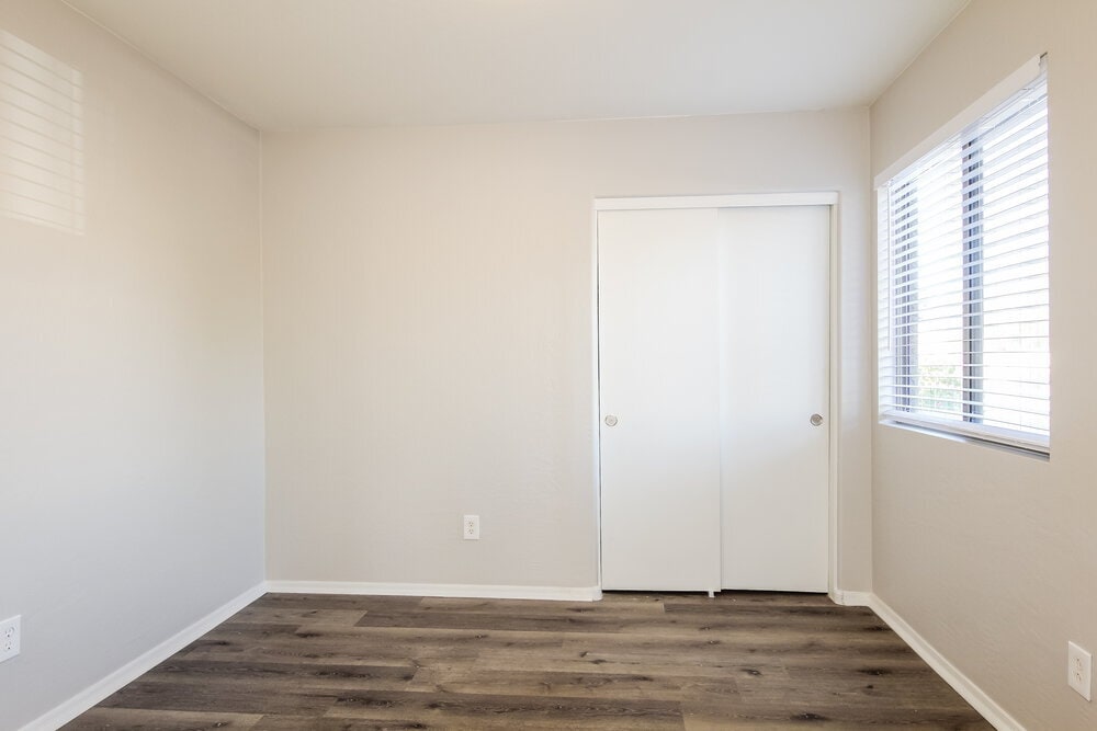 Building Photo - 12501 W Mandalay Ln