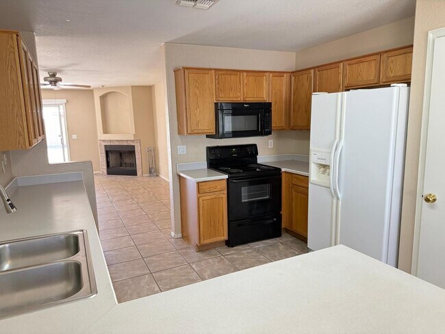 Building Photo - 3623 W Villa Linda Dr