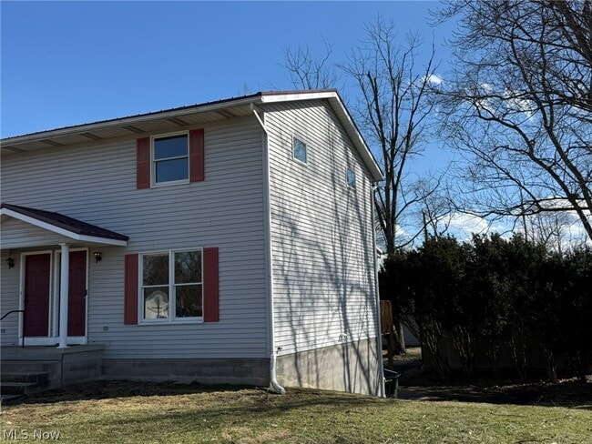 Building Photo - 604 Harger St