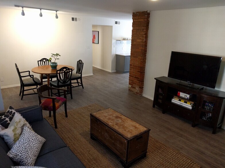 Building Photo - 352 5th Street NE