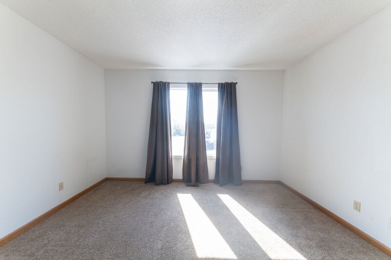 Building Photo - 1314 W Kirkwood Ave