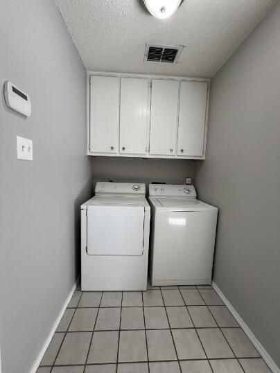 Building Photo - 6101 9th Dr