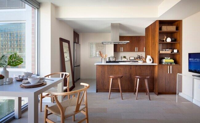 Building Photo - 480 Main St