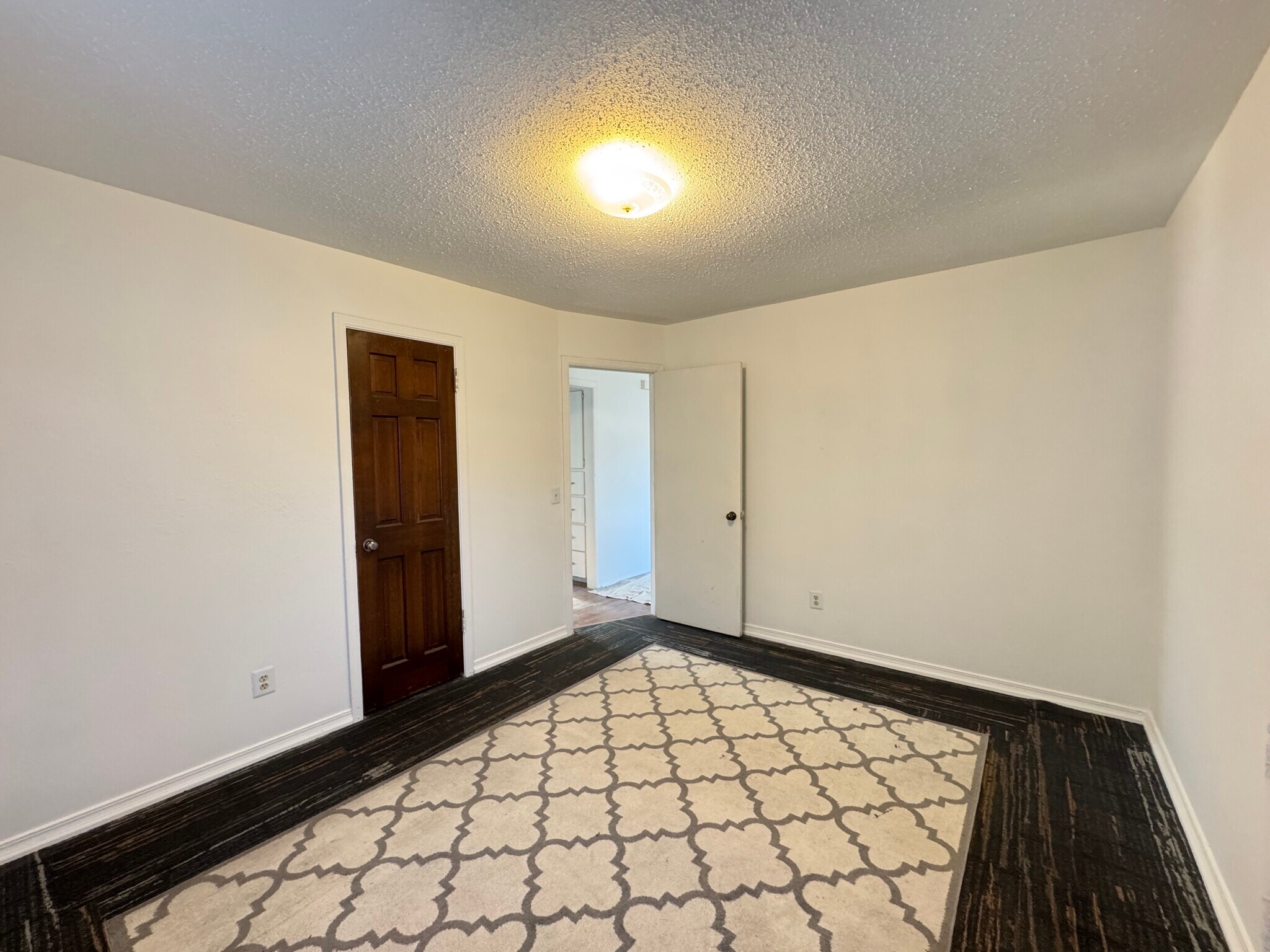 Building Photo - 3340 SW 23rd St